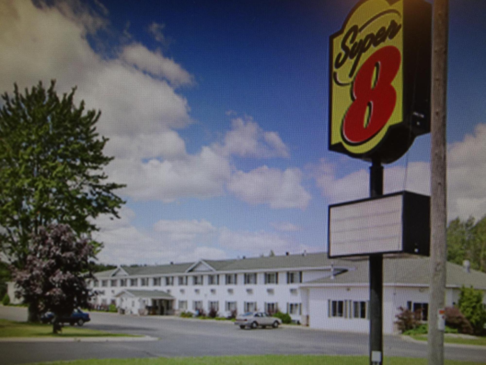 Super 8 By Wyndham Escanaba Kültér fotó